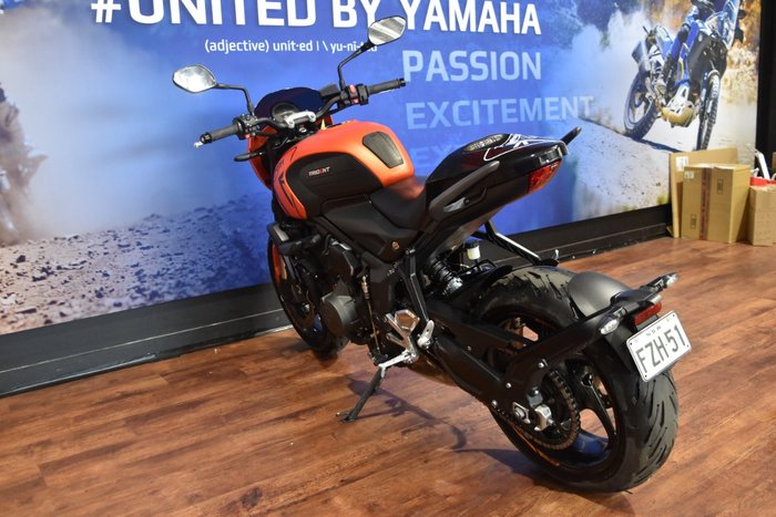 2022 TRIUMPH TRIDENT 660 Orange