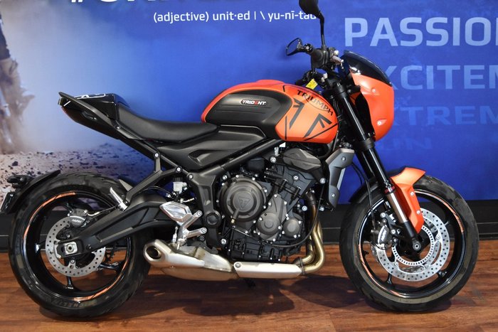2022 TRIUMPH TRIDENT 660 Orange