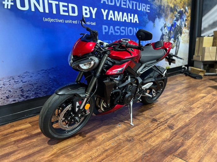 2025 TRIUMPH STREET TRIPLE RS Red