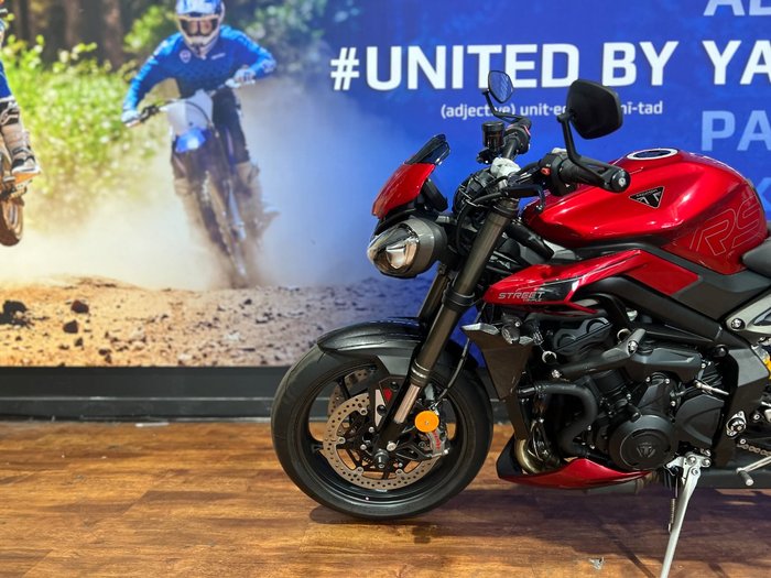 2025 TRIUMPH STREET TRIPLE RS Red