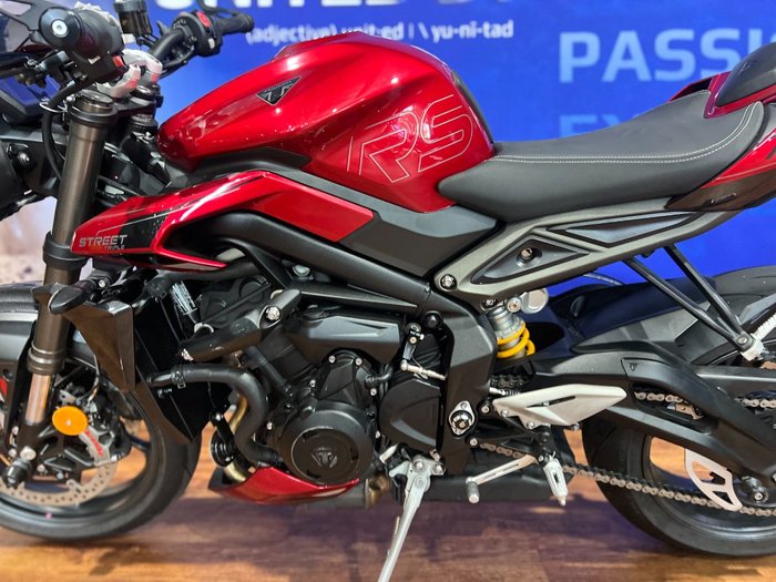 2025 TRIUMPH STREET TRIPLE RS Red