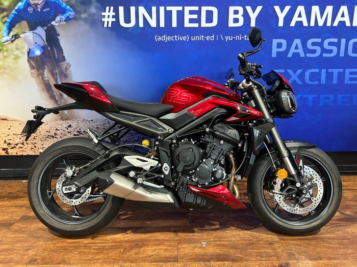 2025 TRIUMPH STREET TRIPLE RS Red