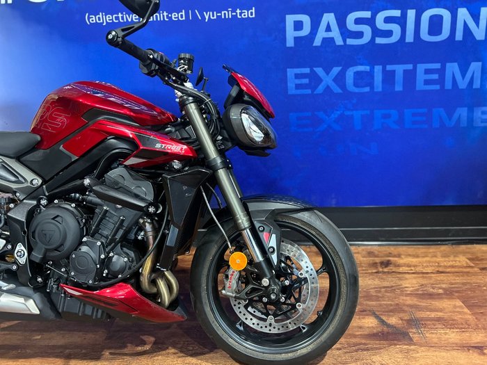 2025 TRIUMPH STREET TRIPLE RS Red