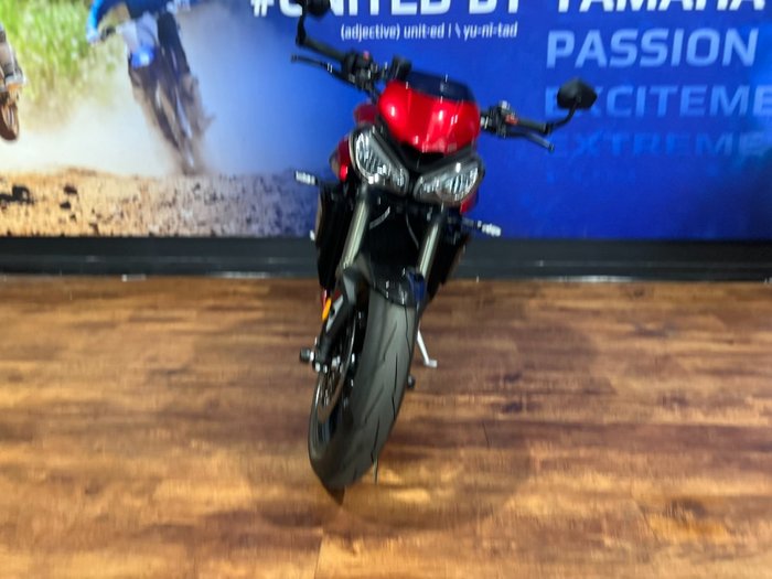 2025 TRIUMPH STREET TRIPLE RS Red
