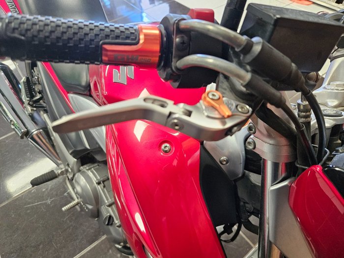 2012 Suzuki INAZUMA 250 (GW250) RED