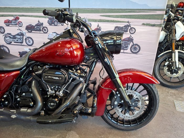 2018 HARLEY-DAVIDSON FLHRXS ROAD KING SPECIAL