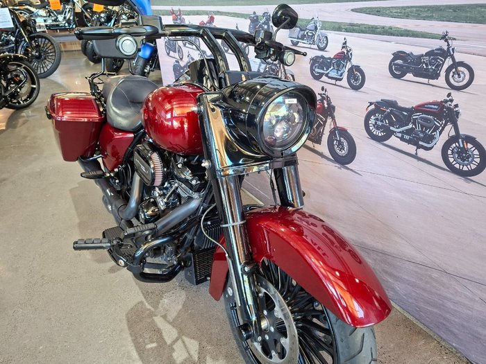 2018 HARLEY-DAVIDSON FLHRXS ROAD KING SPECIAL