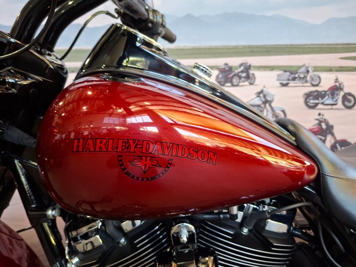 2018 HARLEY-DAVIDSON FLHRXS ROAD KING SPECIAL