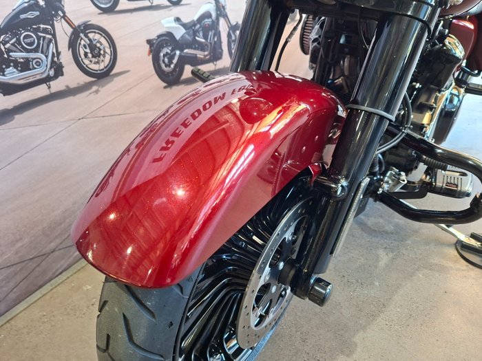 2018 HARLEY-DAVIDSON FLHRXS ROAD KING SPECIAL