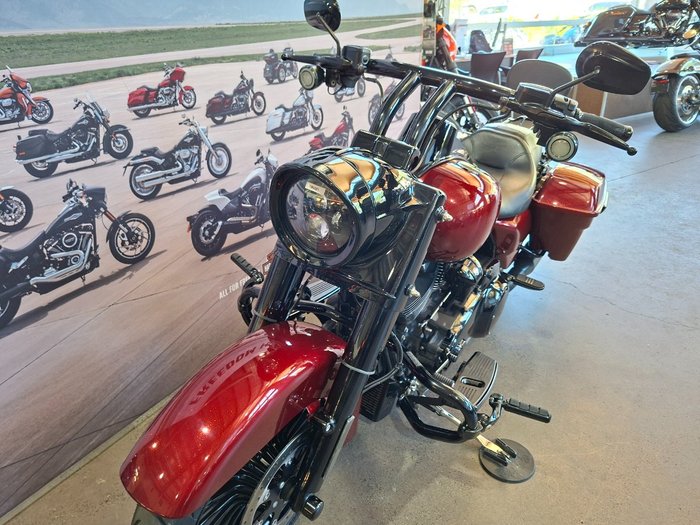 2018 HARLEY-DAVIDSON FLHRXS ROAD KING SPECIAL