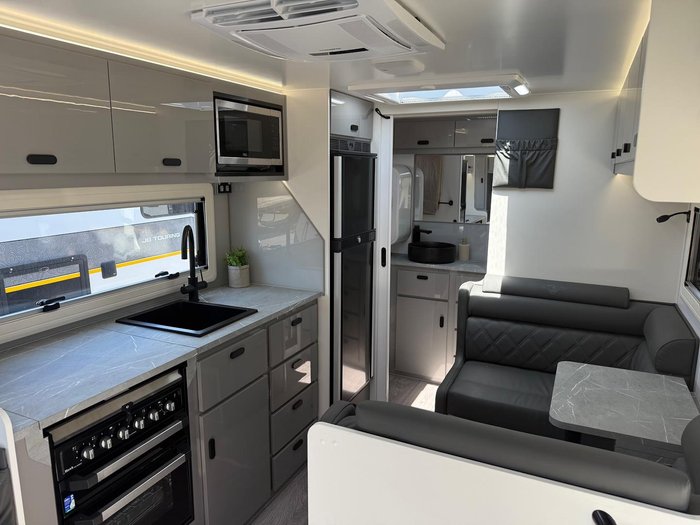 2026 JB Caravans 17'10 Dirt Road Xtreme Fd Save $11,975 Was $119,775