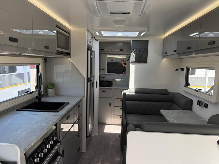 2026 JB Caravans 17'10 Dirt Road Xtreme Fd Save $11,975 Was $119,775