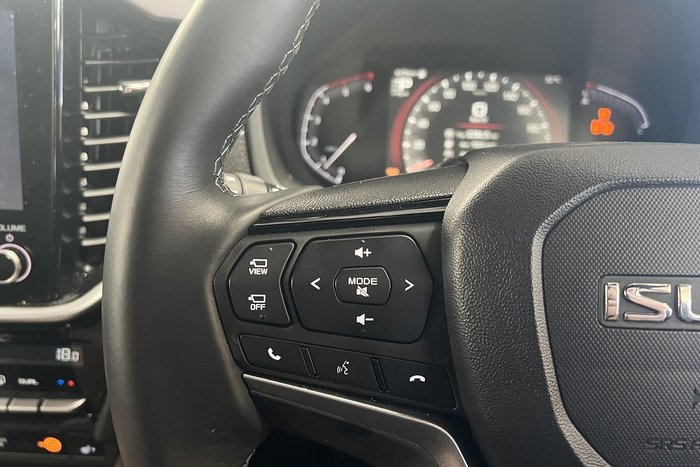 2025 Isuzu MU-X X-TERRAIN