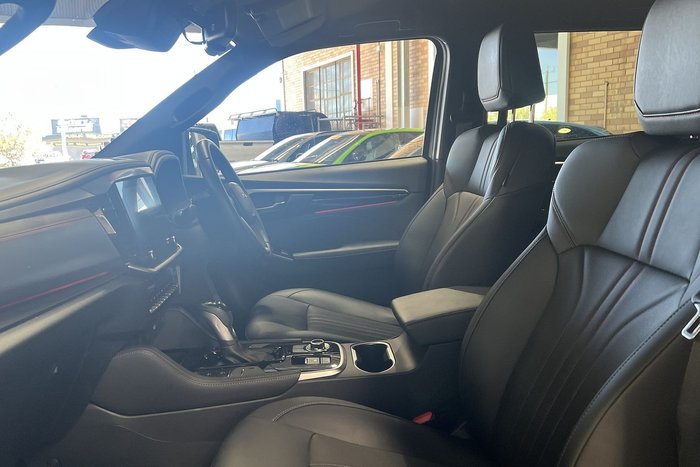 2025 Isuzu MU-X X-TERRAIN