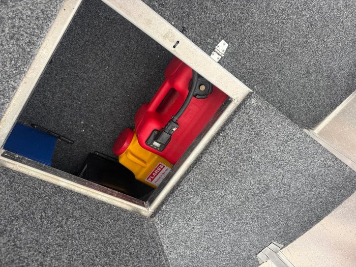 2017 Horizon 438 Stryker XPF Side Console DLX