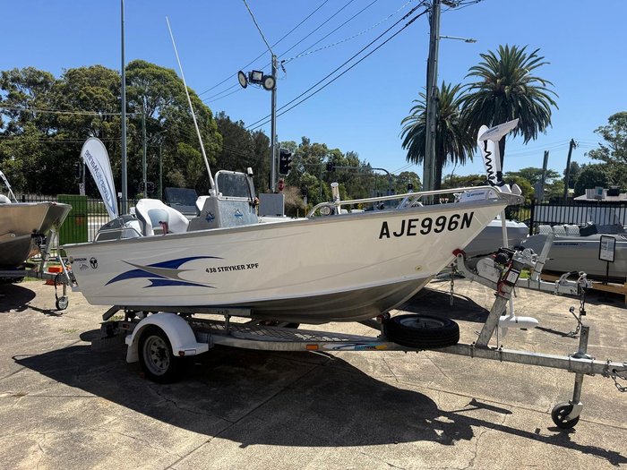 2017 Horizon 438 Stryker XPF Side Console DLX
