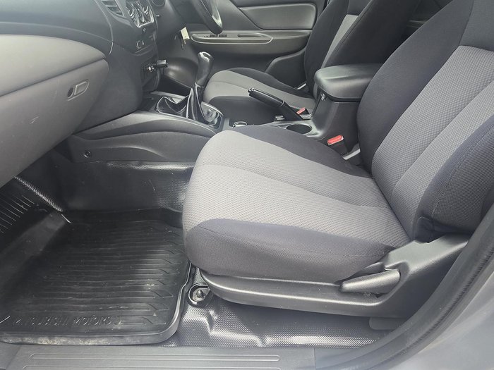 2016 Mitsubishi Triton GLS