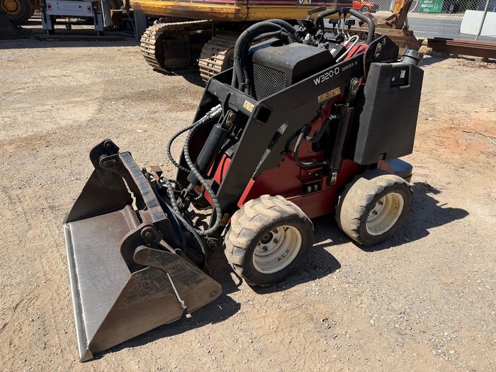 2020 Dingo W320-Dii Red