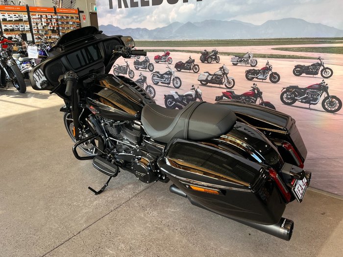 2025 HARLEY-DAVIDSON FLHX STREET GLIDE (117)