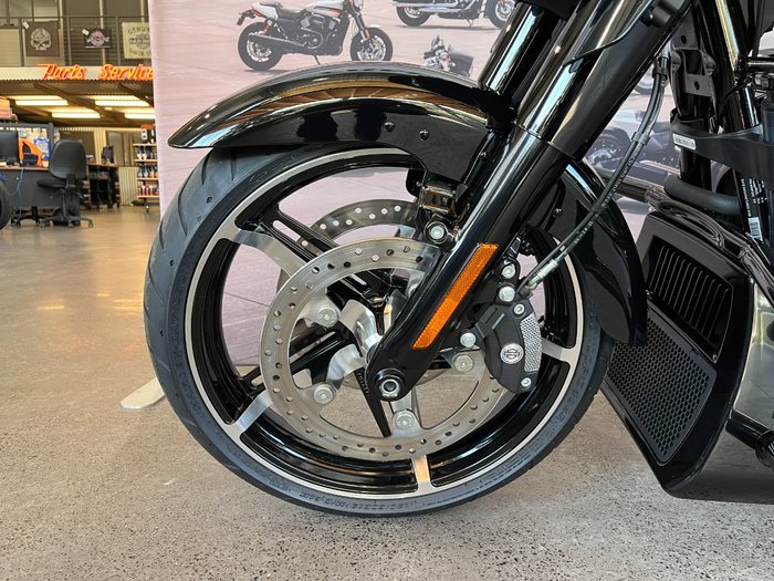 2025 HARLEY-DAVIDSON FLHX STREET GLIDE (117)