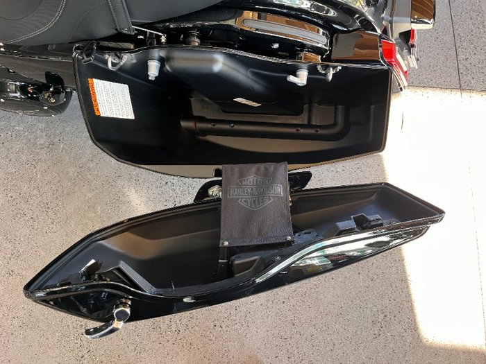 2025 HARLEY-DAVIDSON FLHX STREET GLIDE (117)