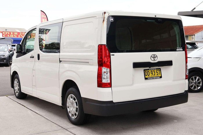 2022 Toyota Hiace