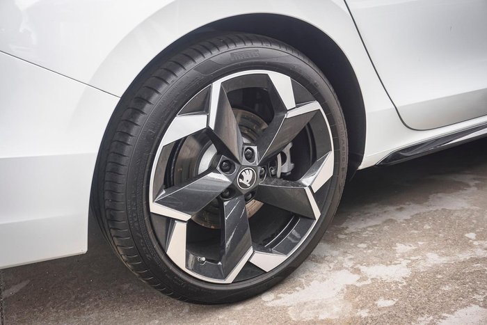 2025 SKODA Superb 195TSI Sportline