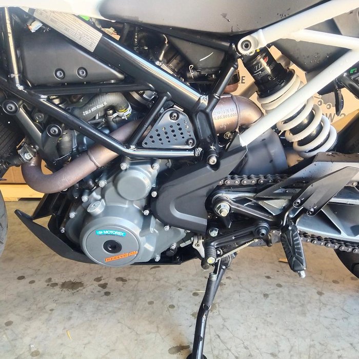 2022 KTM 390 Duke Duke White