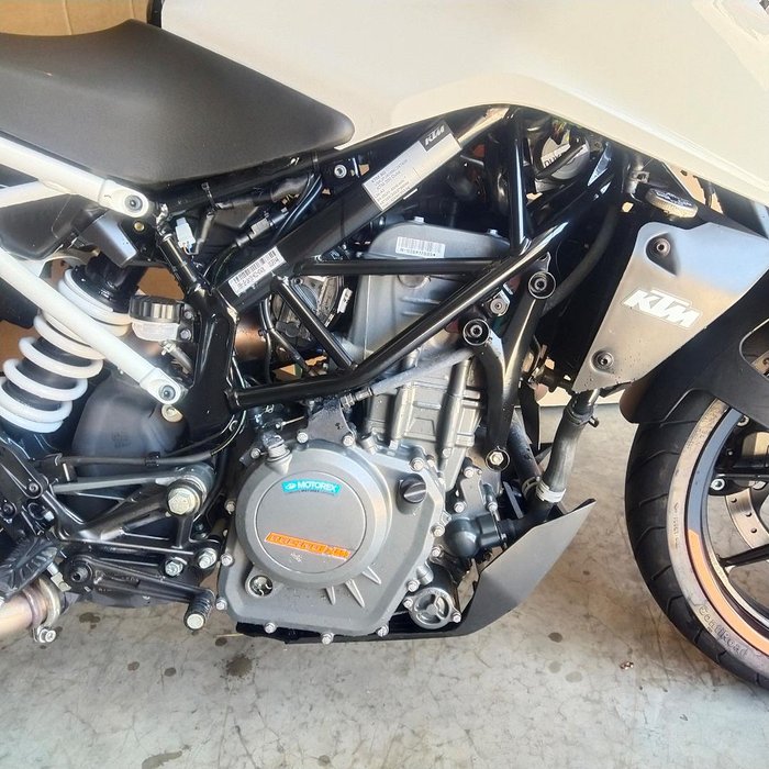 2022 KTM 390 Duke Duke White
