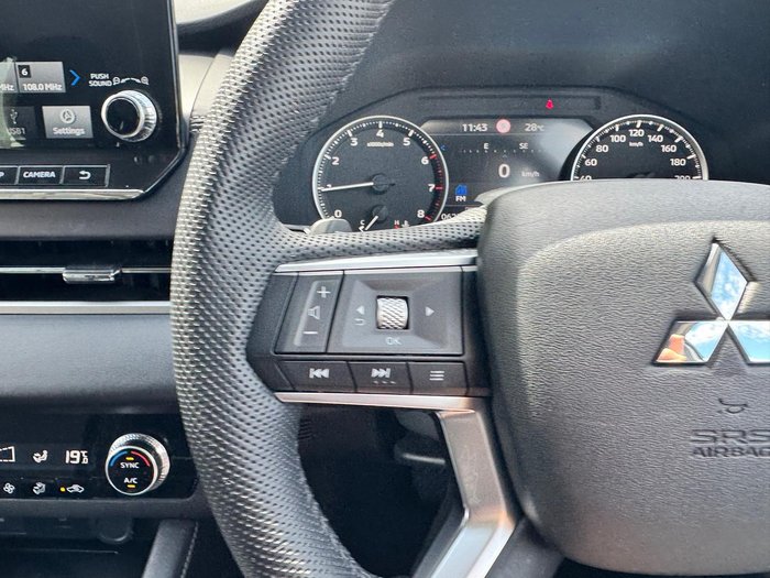 2022 Mitsubishi Outlander LS