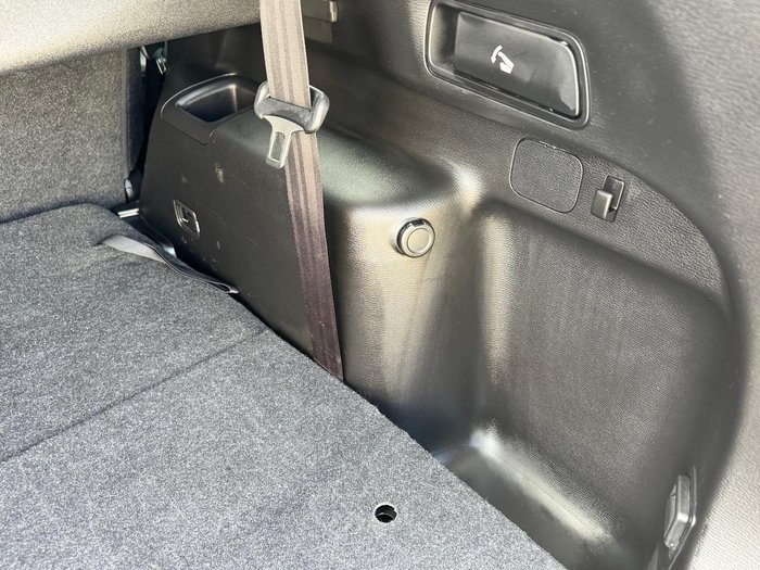 2022 Mitsubishi Outlander LS