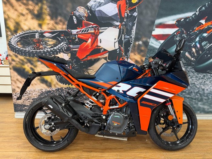 2024 Ktm RC 390 BLUE
