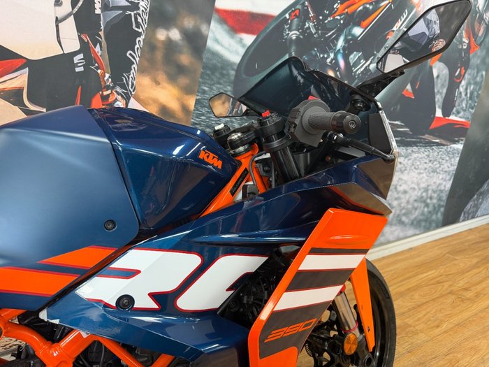 2024 Ktm RC 390 BLUE