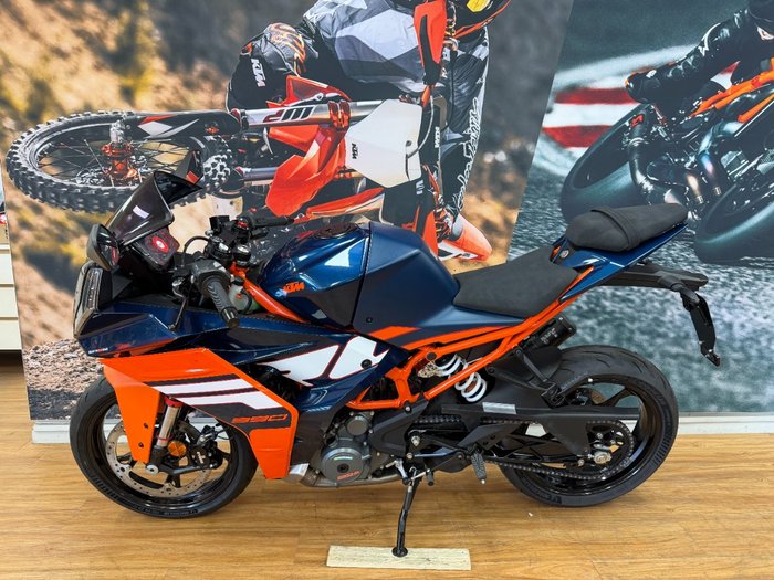 2024 Ktm RC 390 BLUE