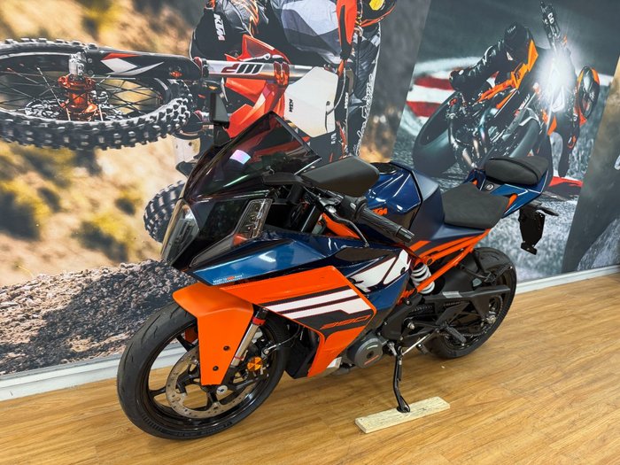 2024 Ktm RC 390 BLUE