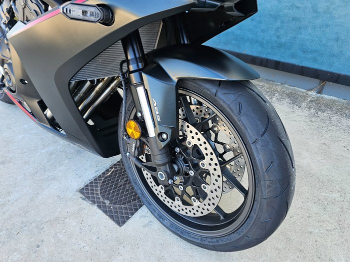 2025 Honda CBR650R Black