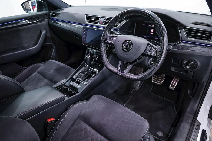 2018 SKODA Superb 206TSI SportLine NP MY18.5 4X4 Constant Moon White