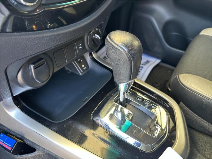 2017 Nissan Navara ST N-SPORT D23 Series 2 4X4 Dual Range Orange