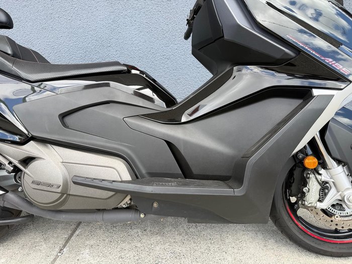 2024 Kymco AK 550 Premium AK Black