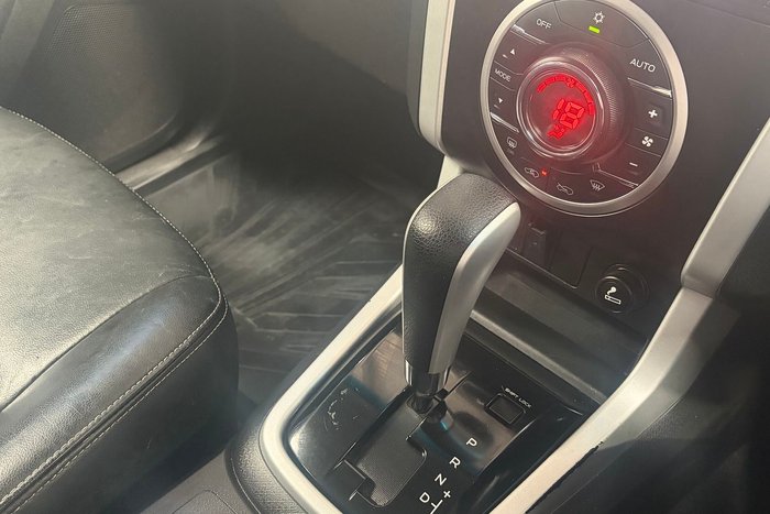 2017 Isuzu MU-X LS-T