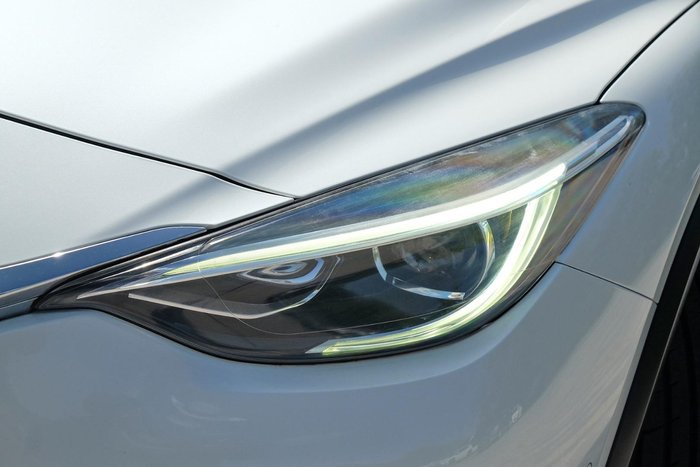 2018 INFINITI QX30 Sport H15 AWD Majestic White