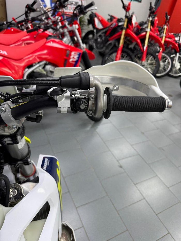 2023 Husqvarna TE 300i TE300 White