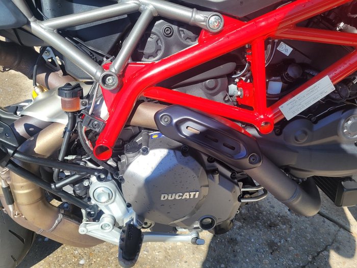 2019 DUCATI HYPERMOTARD 950 (RED) R