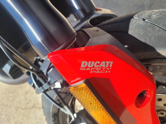 2019 DUCATI HYPERMOTARD 950 (RED) R
