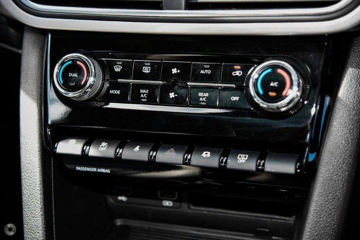 2025 Mahindra XUV700 AX7L