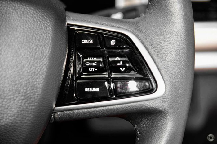 2025 Mahindra XUV700 AX7L