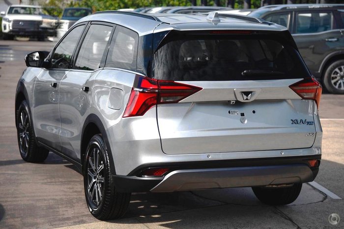 2025 Mahindra XUV700