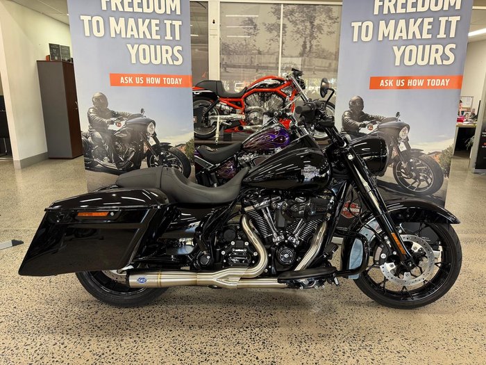 2022 Harley-Davidson Road King Special 114 (FLHRXS) Touring Black