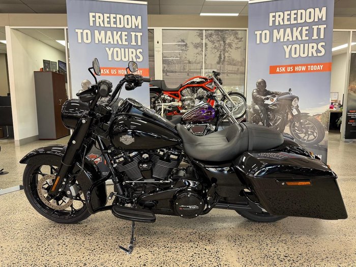 2022 Harley-Davidson Road King Special 114 (FLHRXS) Touring Black