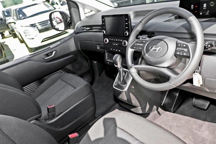 2026 Hyundai STARIA LOAD